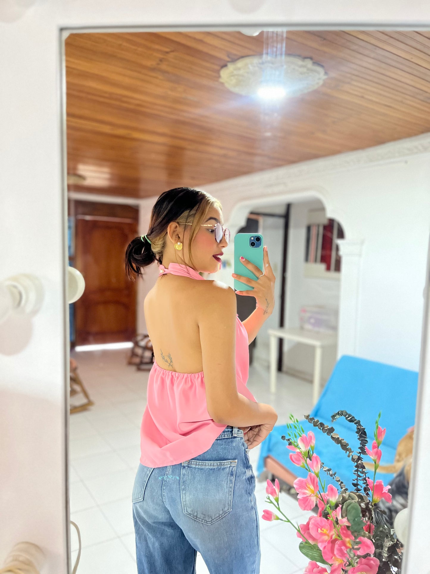 . Top halter