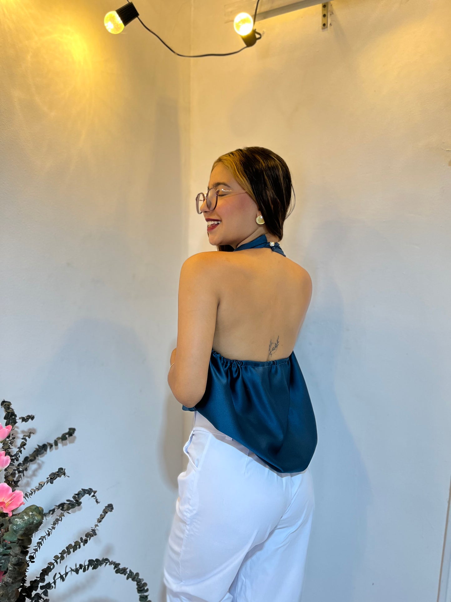 . Top halter